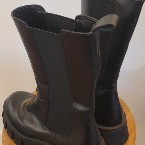 L'Intervalle women's black leather boots - Picture 4 of 11